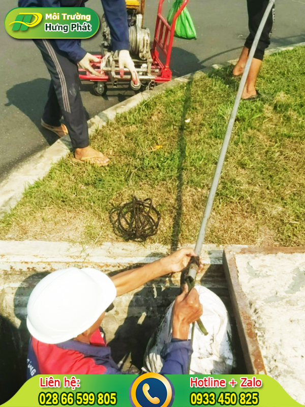 Nạo v&eacute;t hố ga quận 9 Văn H&ugrave;ng theo quy tr&igrave;nh chuy&ecirc;n nghiệp