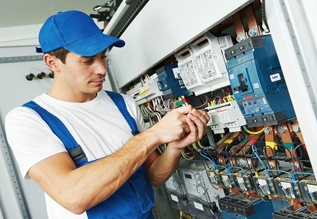 Dịch vụ sửa điện nước quận 9 của c&ocirc;ng ty Văn H&ugrave;ng gi&aacute; rẻ